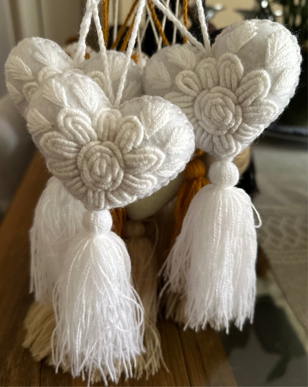 Heart Tassel/ White