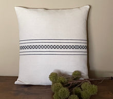Load image into Gallery viewer, &quot;Ixtlan&quot; Black &amp; White Pillow Cover

