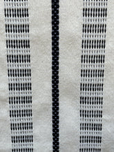 Load image into Gallery viewer, Mixtec Natural/White Table Runner Loose Fringe Trim
