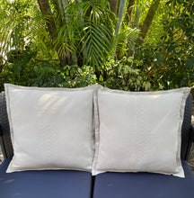 Load image into Gallery viewer, Oaxaca Light Camel Pillow Cover

